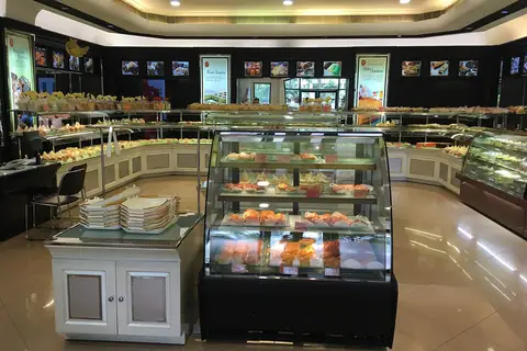 Kiss Me Cupcakes & Cakes photo 2